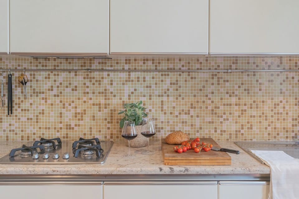 Apartment (2 Bedrooms) | Private kitchen | Microwave, oven, espresso maker, electric kettle