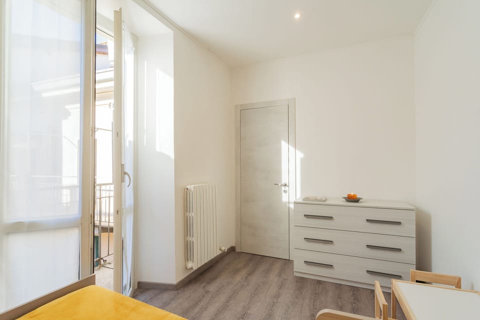 Apartment (2 Bedrooms) | 2 bedrooms, iron/ironing board, bed sheets