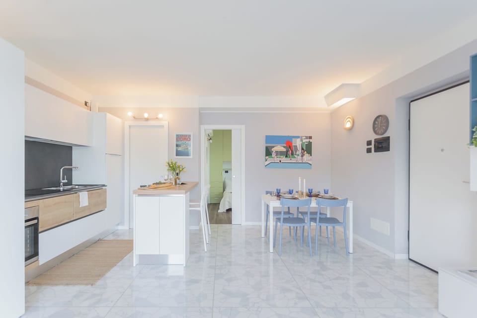 Apartment (1 Bedroom) | Living area | 32-inch Smart TV with satellite channels