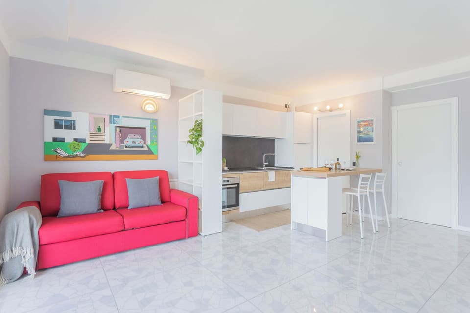 Apartment (1 Bedroom) | Living area | 32-inch Smart TV with satellite channels