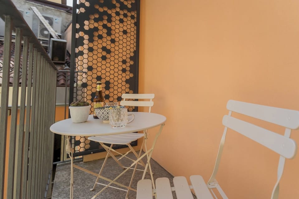 Apartment (2 Bedrooms) | Balcony