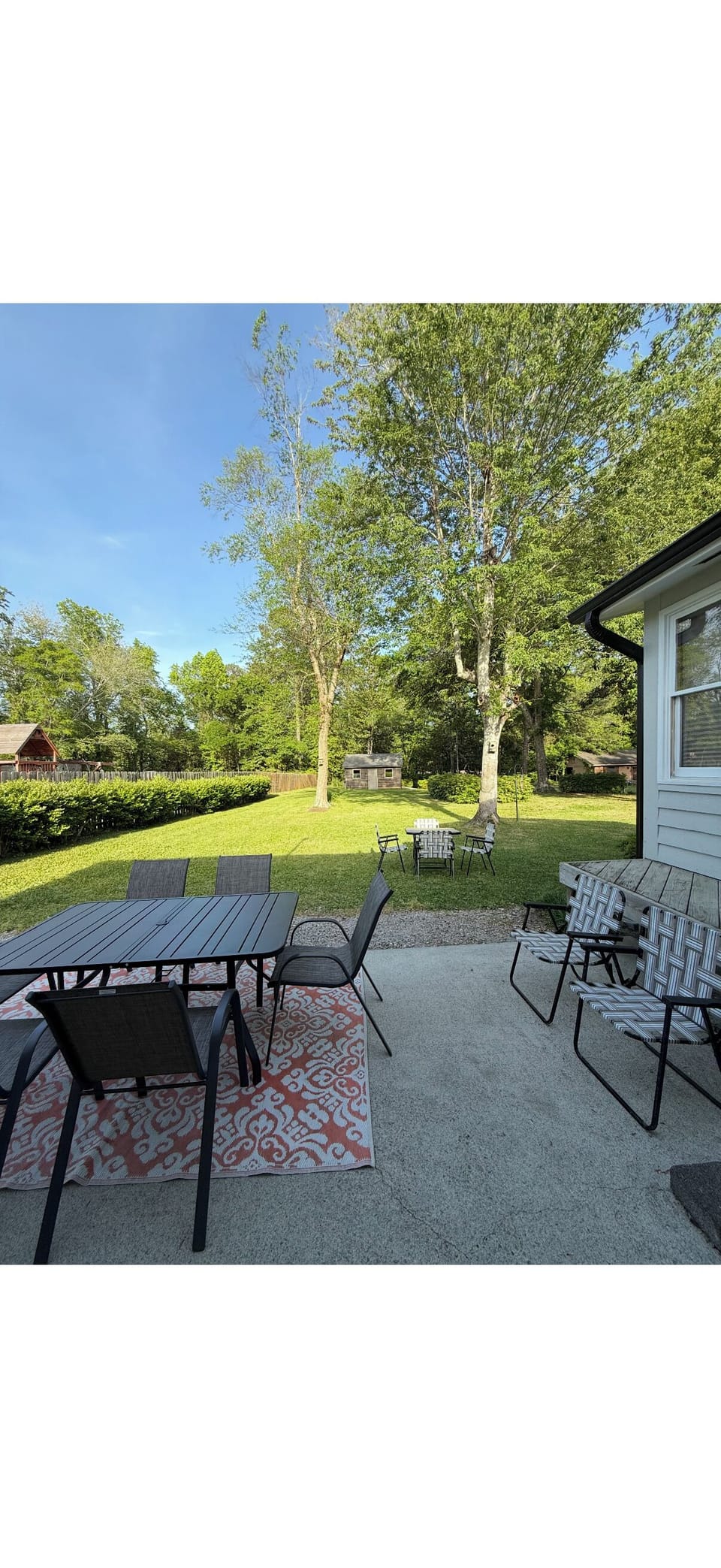 Outdoor dining