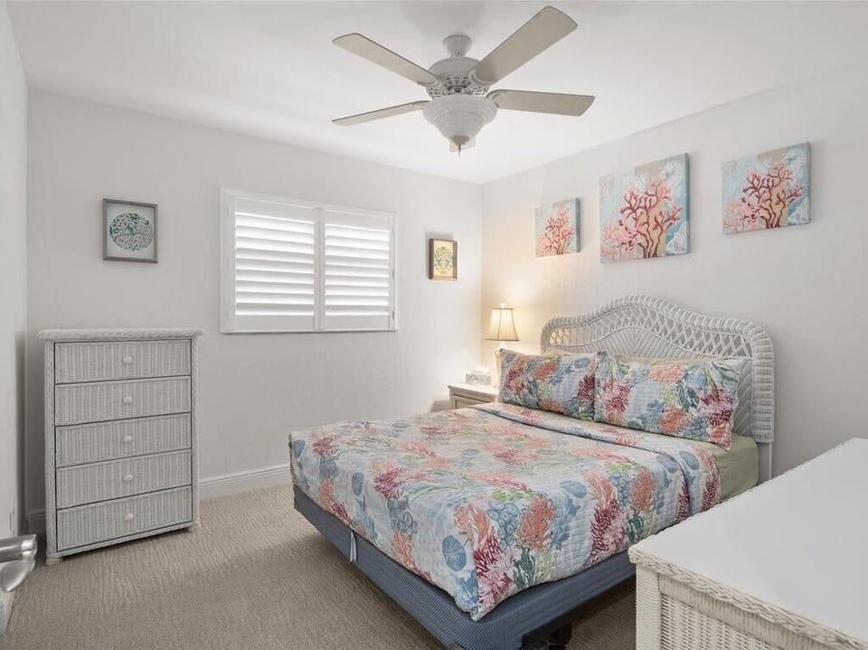 Guest Bedroom with Queen Bed