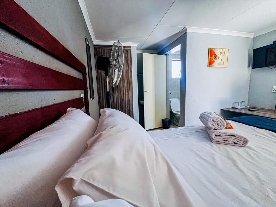 Deluxe Double Room | Desk, soundproofing, WiFi (free)