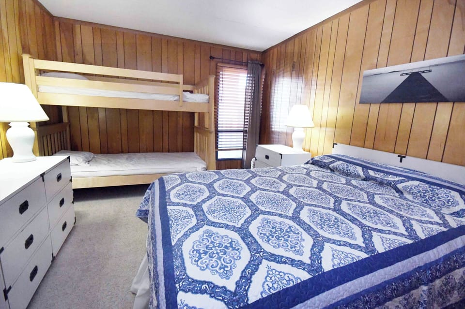 QUEEN-AND-BUNKS