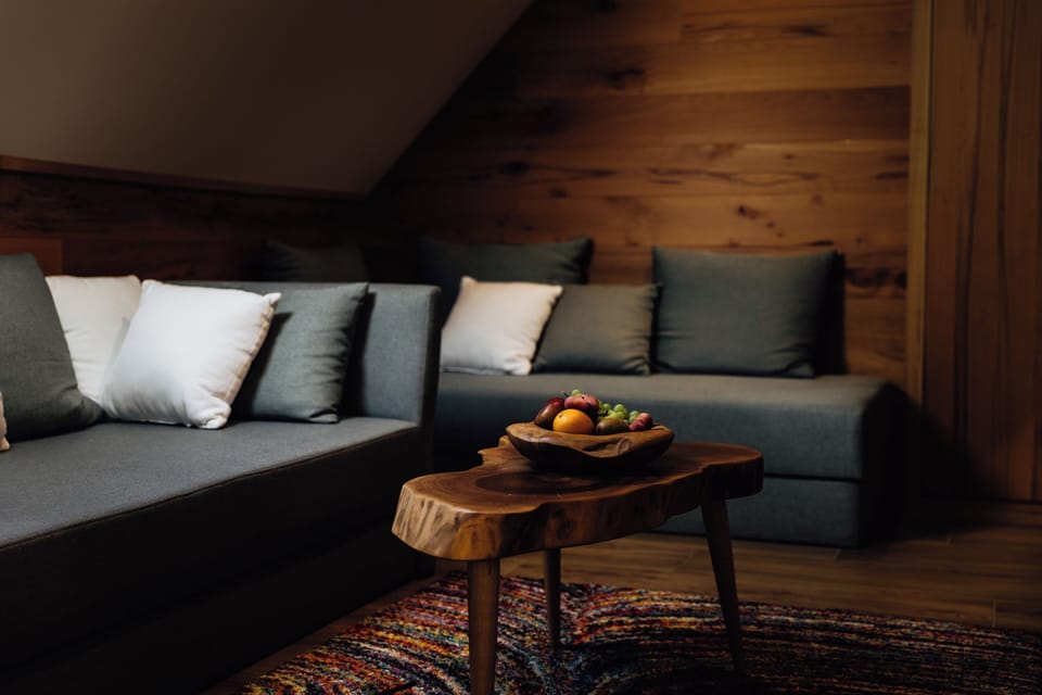 Luxury Studio Suite | In-room safe, free WiFi, bed sheets