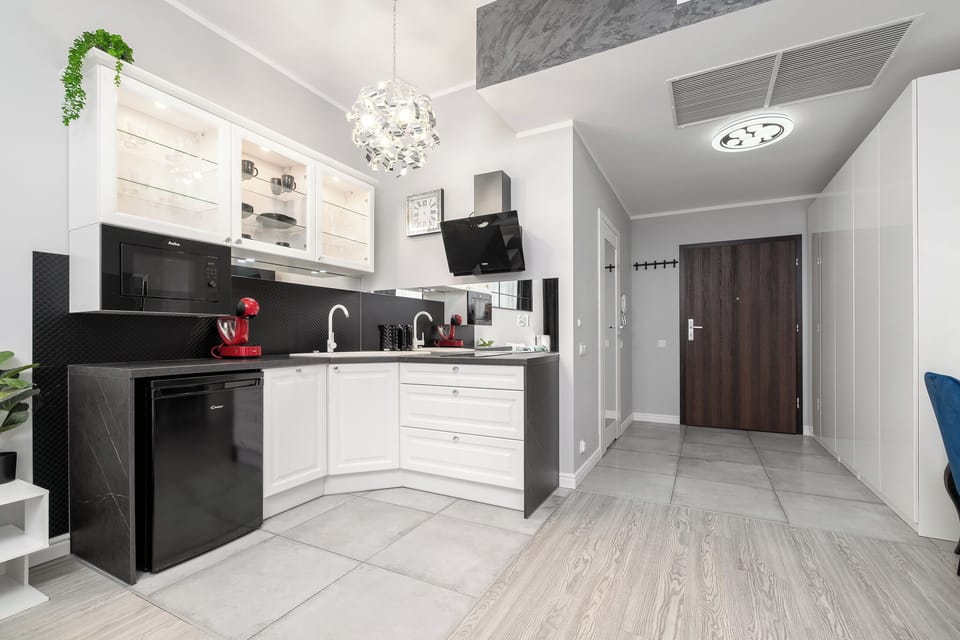 Electric kettle, toaster