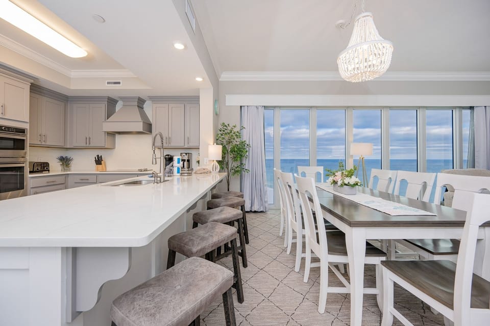 Condo, 4 Bedrooms | Private kitchen | Coffee/tea maker, fridge, oven