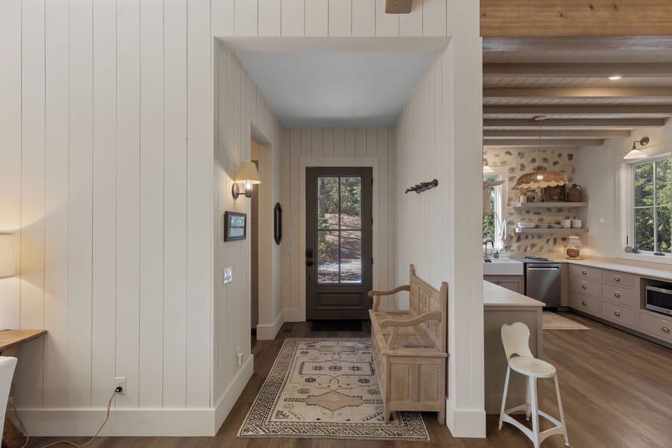 Entry/Kitchen