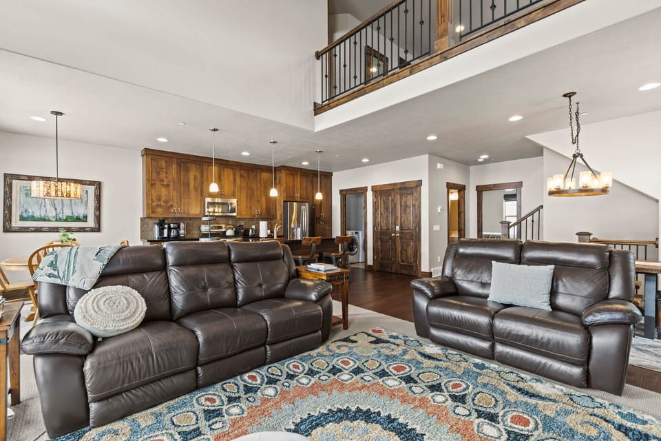 Retreat 13548: Main living area with comfortable seating and cozy gas fireplace.