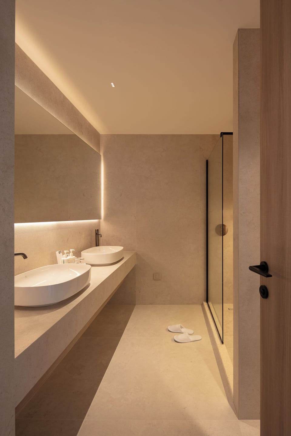 Junior Suite | Bathroom | Hair dryer, bathrobes, slippers, towels