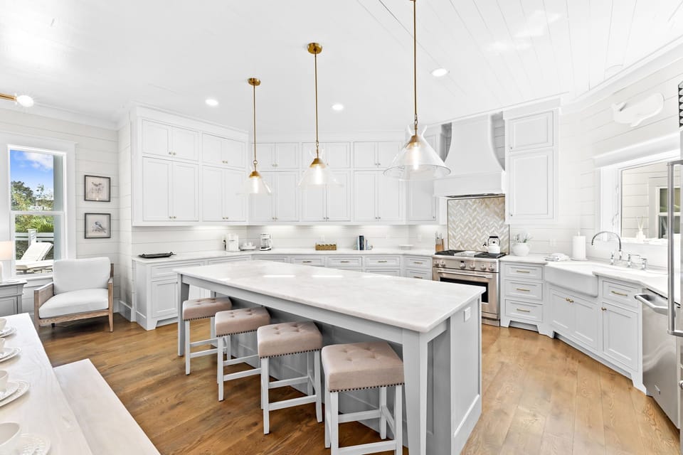 Spacious & Fully Equipped Chef's Kitchen