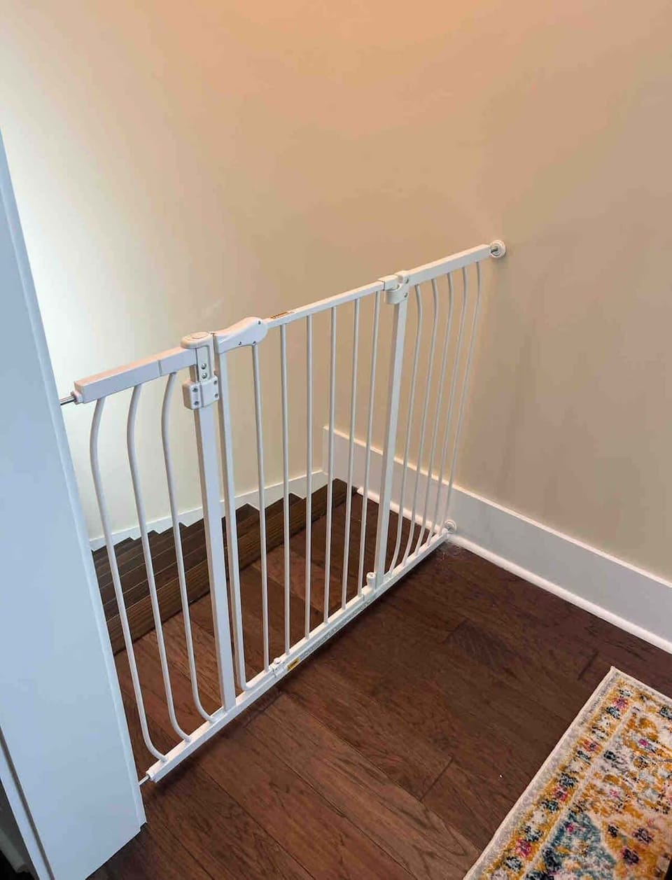 Traveling with small children or babies is made easy and safe with a baby gate at the top of the stairs, for extra peace of mind. 