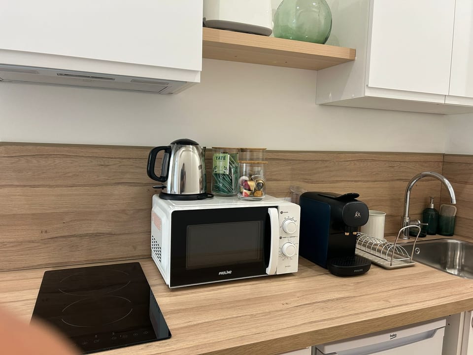 complete kitchen