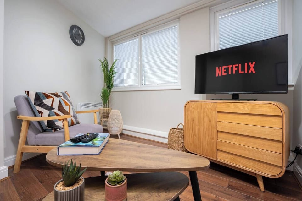 Living Area (7)