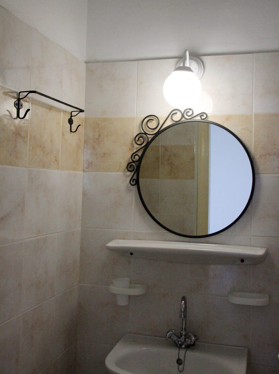 Triple Room, Sea View | Bathroom | Shower, towels