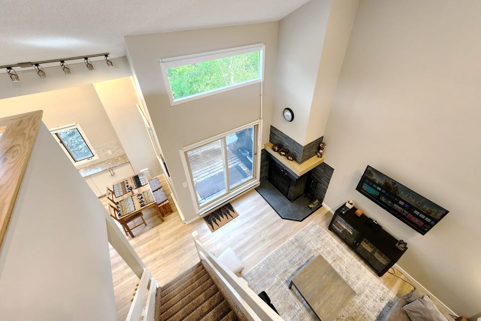 Spacious atmosphere with vaulted ceilings