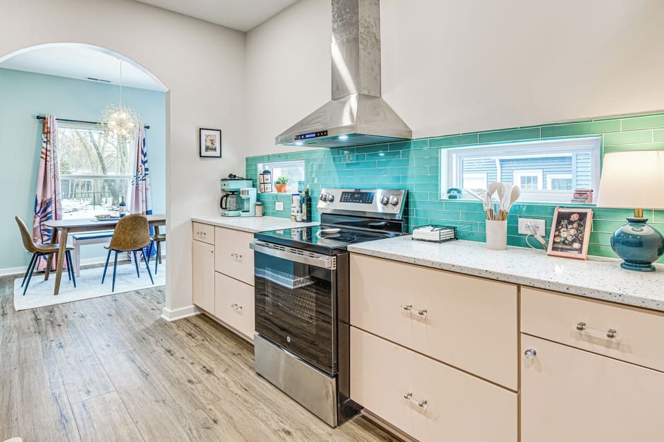 Kitchen | Dining Area