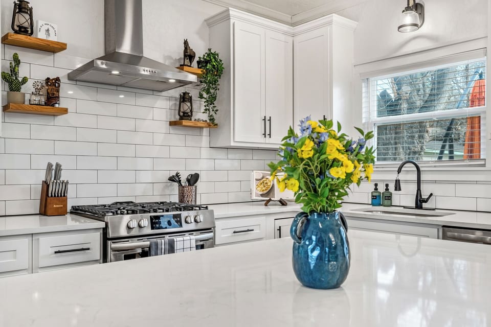 Beautiful centerpiece display in the kitchen island