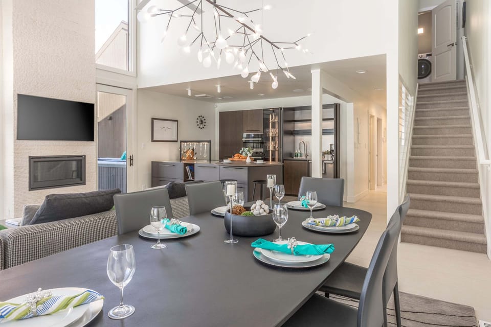 Dining Area with seating for six