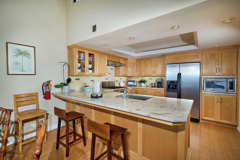 fully equipped kitchen