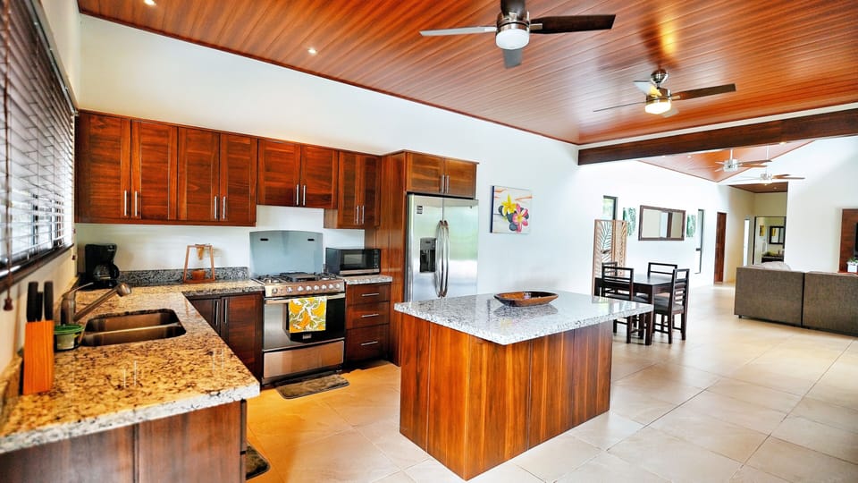 Well equiped kitchen