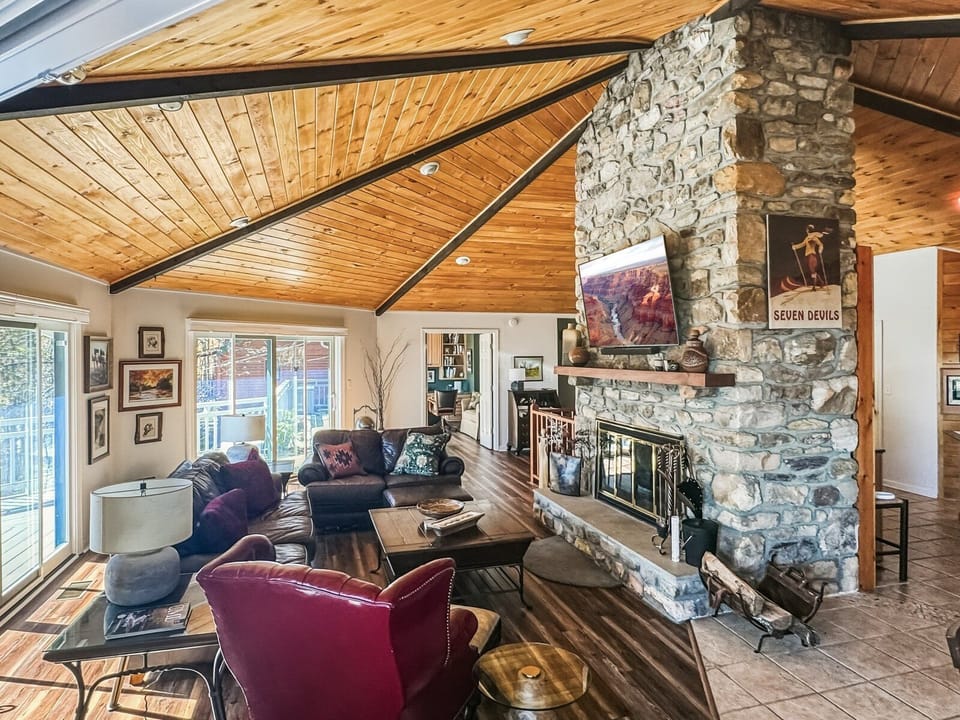 Welcome to Oates Point Of View