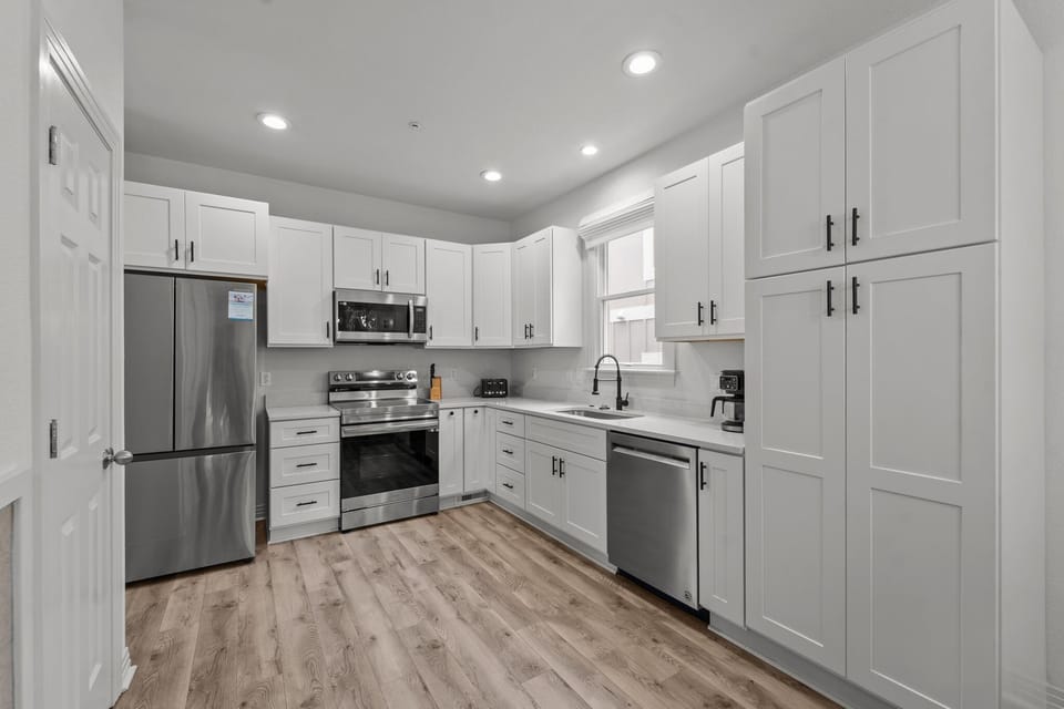 BB43: Walk on Water | Kitchen Area