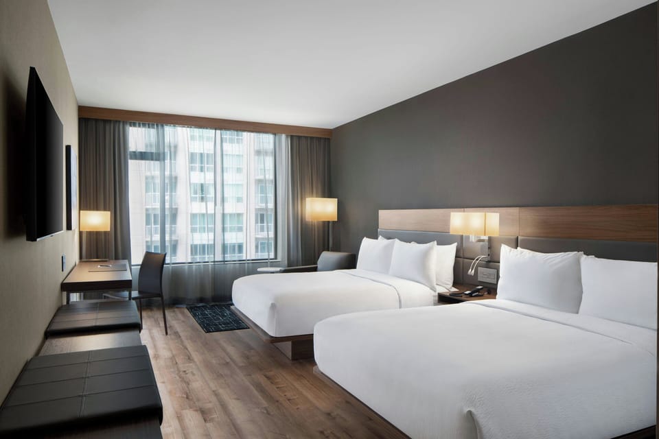 Hypo-allergenic bedding, desk, soundproofing, free WiFi
