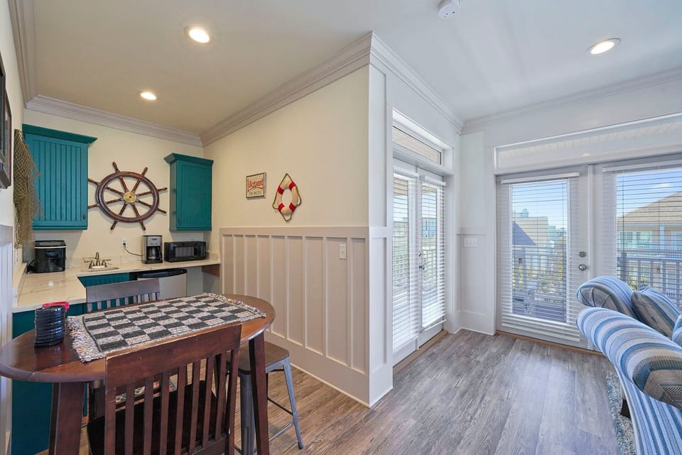 Arrabella - Seagrove Beach - Kitchen & Dining Space