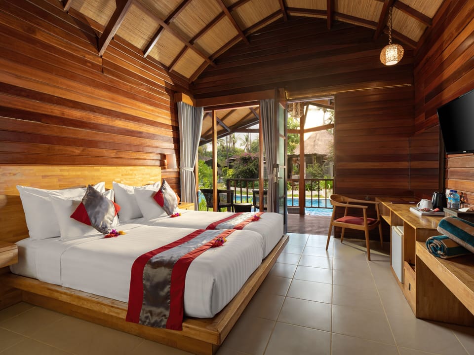 Room, 1 Bedroom, Lagoon View | Minibar, in-room safe, desk, rollaway beds (surcharge)