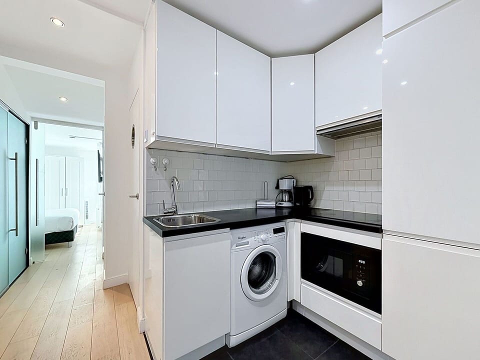Flooring, Floor, Major Appliance, Interior Design, Kitchen Appliance, Ceiling, Kitchen, Countertop, Home Appliance, Room