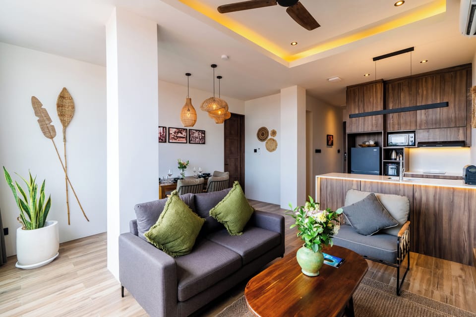 Family Apartment, 2 Bedrooms, Kitchen, City View | In-room dining