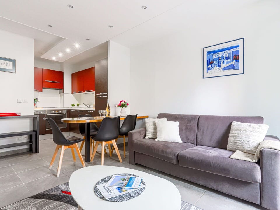 Furniture, Property, Table, Couch, Living Room, Lighting, Interior Design, Floor, Building, Flooring