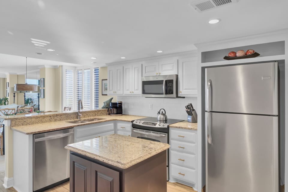 Fully equipped kitchen.