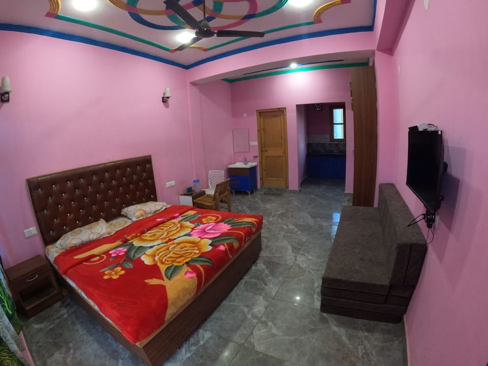 Deluxe Single Room, Mountain View | Free WiFi
