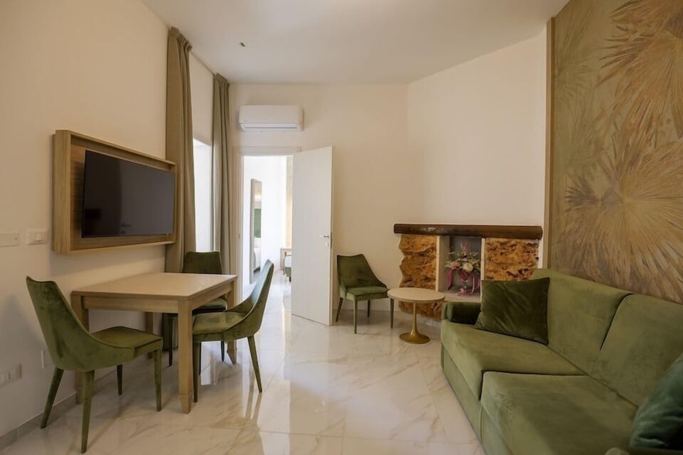 Deluxe Studio | In-room safe, free WiFi