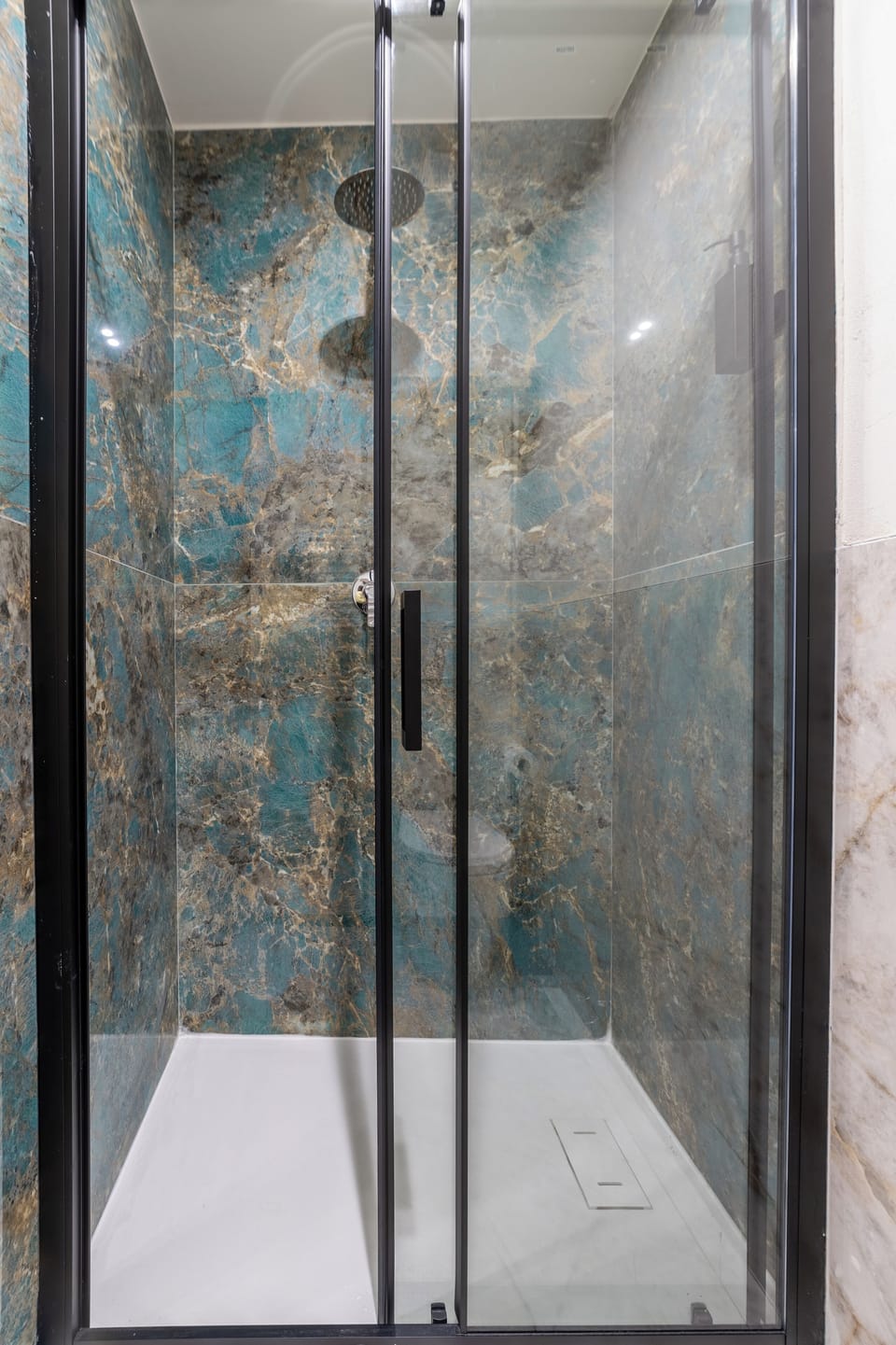 Comfort Townhome | Bathroom