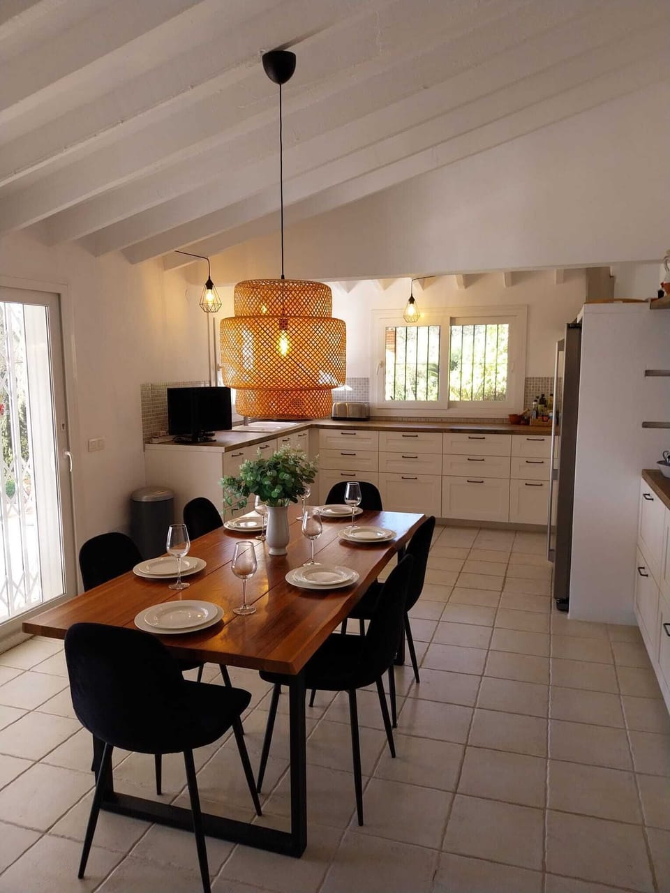 Kitchen and dining table