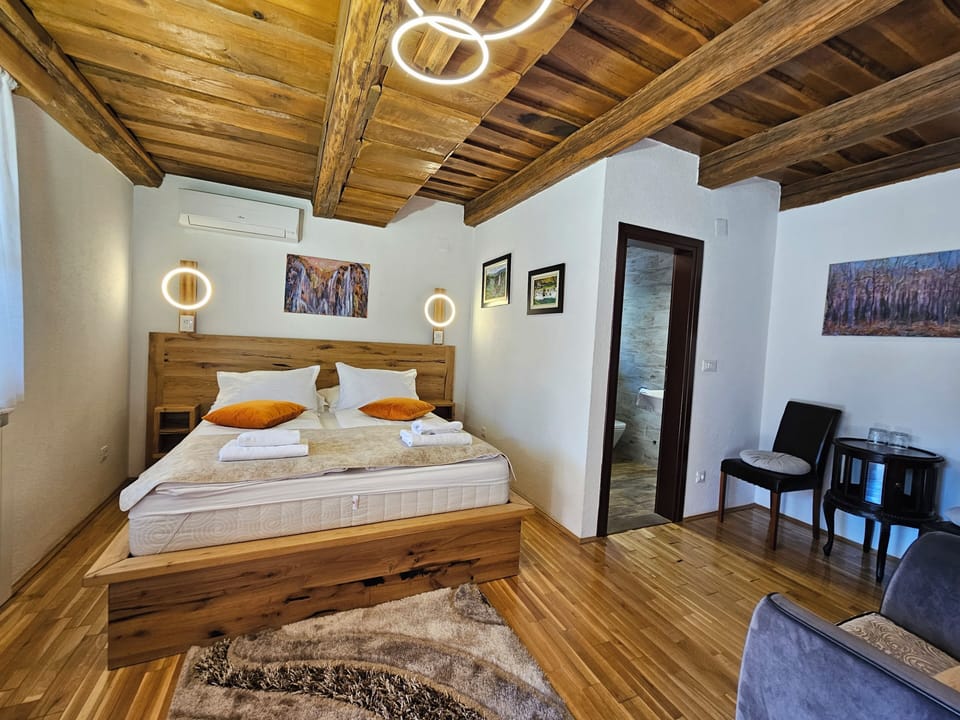 Standard Double Room, Patio | Minibar, in-room safe, desk, bed sheets