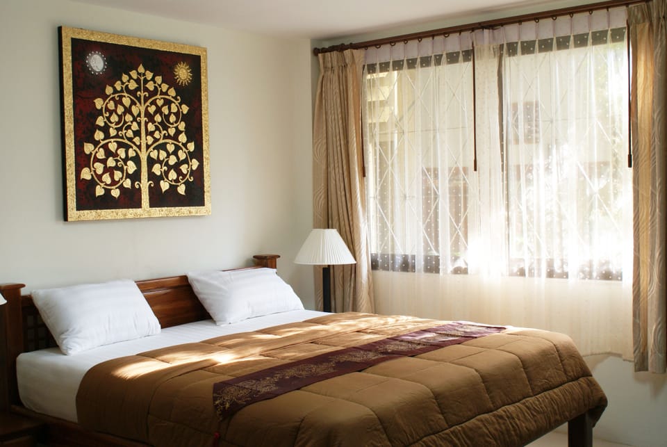 Superior Room (without car park) | Desk, rollaway beds, free WiFi