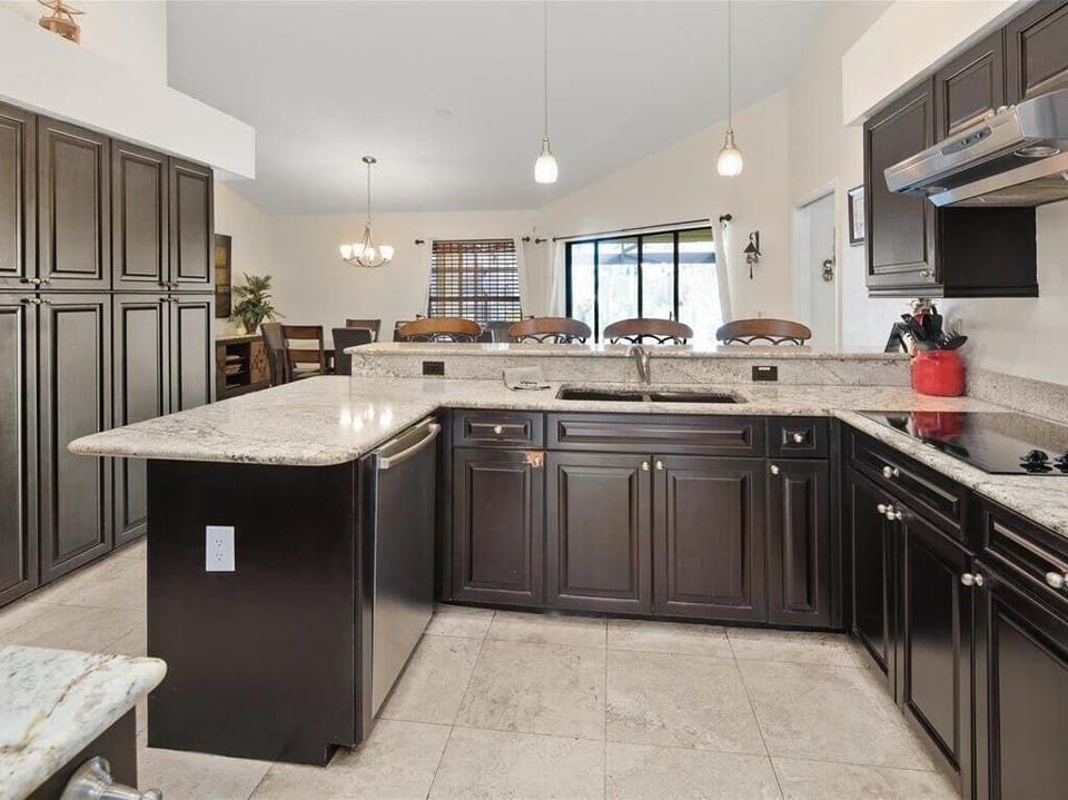 Lots of Kitchen space