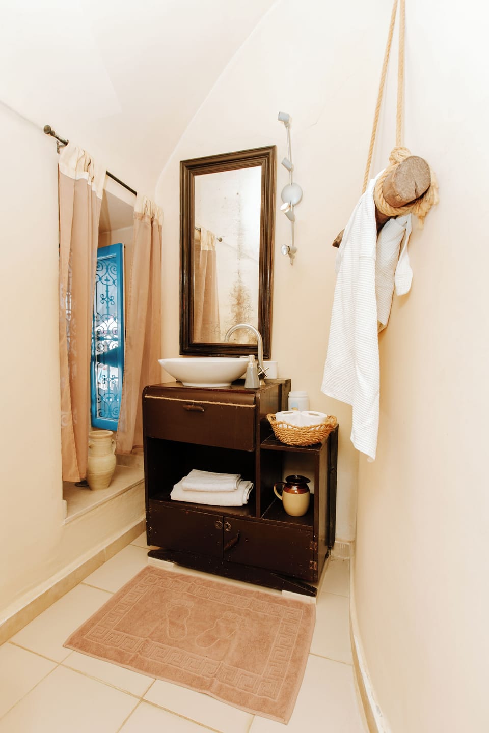 Comfort Room | Bathroom | Towels, soap