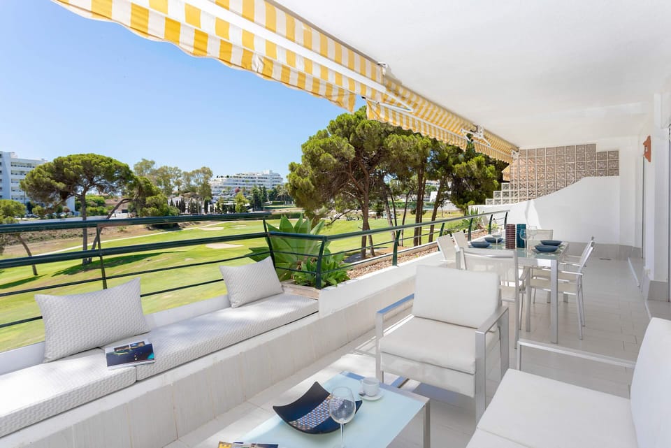 Apartment (2 Bedrooms) | Balcony