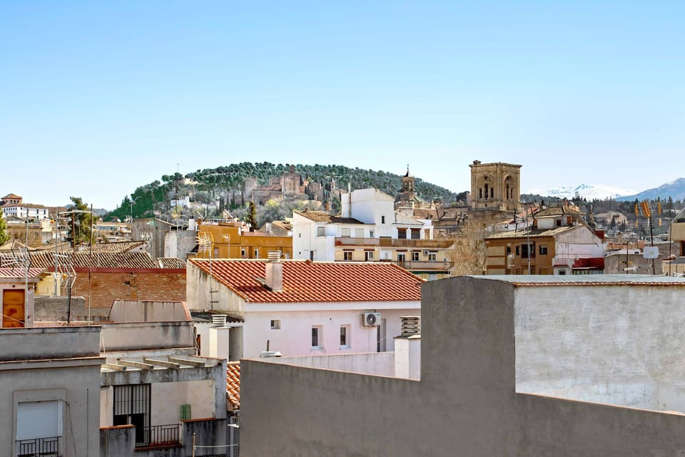 Apartment (3 Bedrooms) | City view