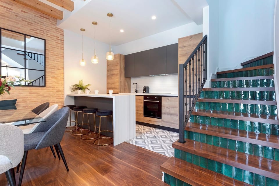 House (4 Bedrooms) | Private kitchen | Fridge, microwave, oven, stovetop