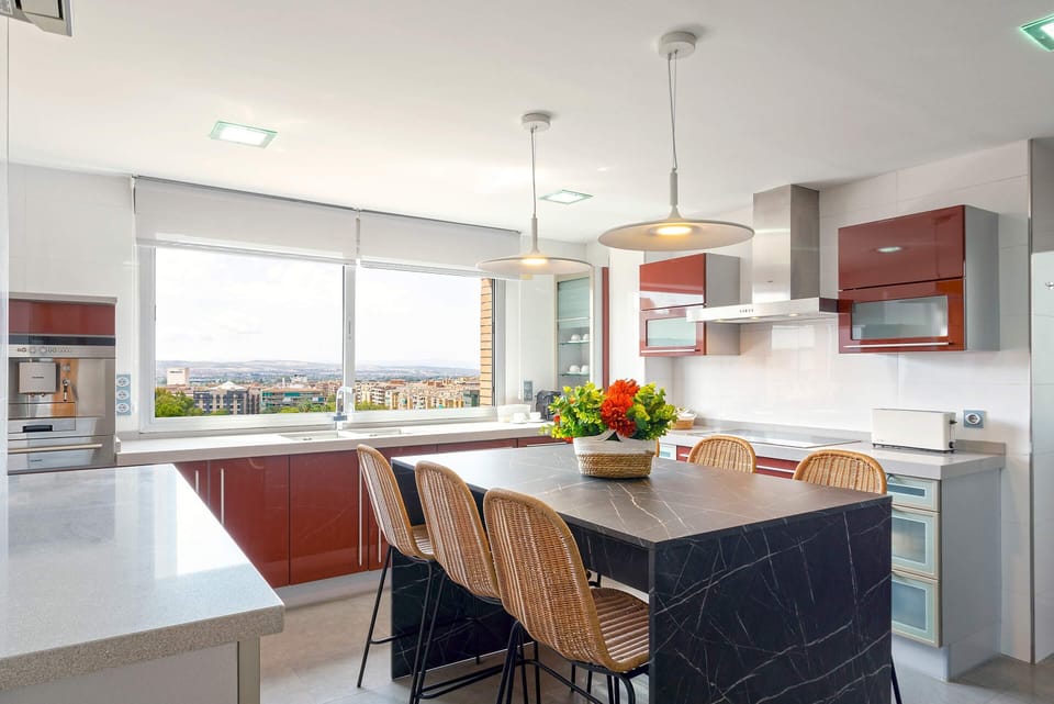 Apartment (4 Bedrooms) | Private kitchen | Fridge, microwave, oven, stovetop