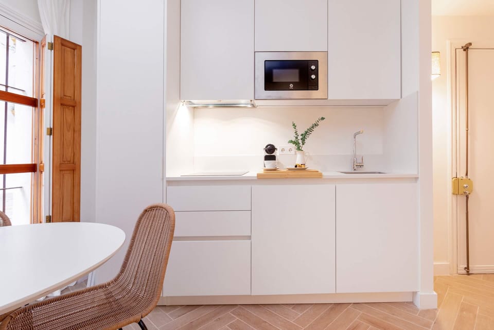 Apartment (1 Bedroom) | Private kitchen | Microwave, stovetop, coffee/tea maker, electric kettle