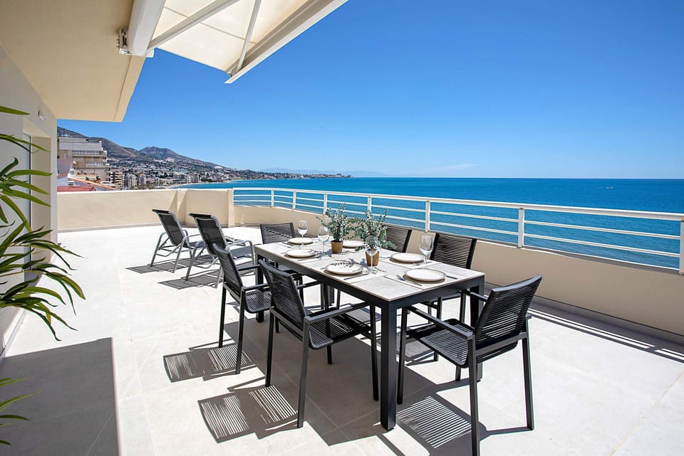 Apartment (3 Bedrooms) | Balcony