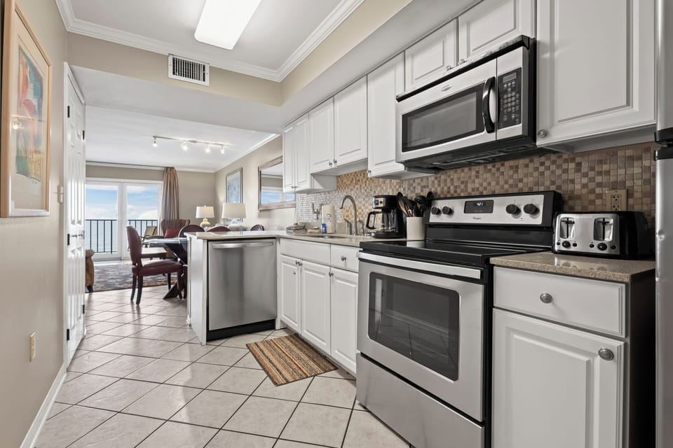 Surd Side Shores 1905 Kitchen Area